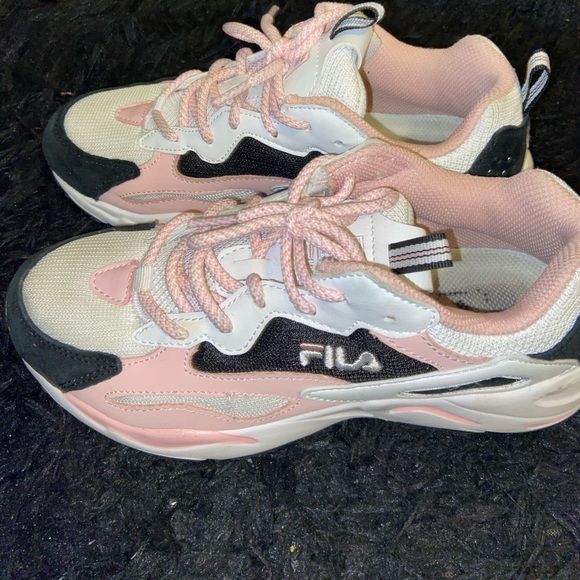 Filas - Picture 2 of 3
